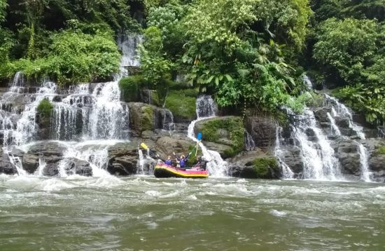 jungle rafting trip